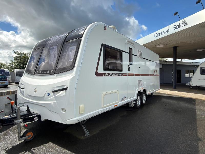2018 Bailey Unicorn Cartagena (Alde, Transverse Island Bed) WAS £20,995 – SAVES £2,000