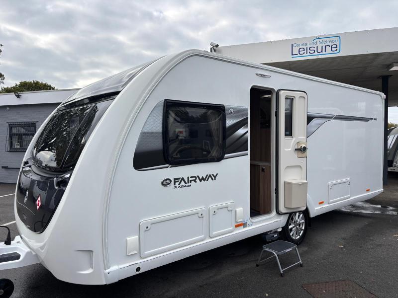 2020 Swift Fairway 880 Platinum ALDE – Transverse Island Fixed bed – IMMACULATE