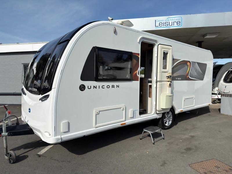 2022 Bailey Unicorn Vigo (Transverse Island Bed, ALDE, Solar) IMMACULATE Just Arrived
