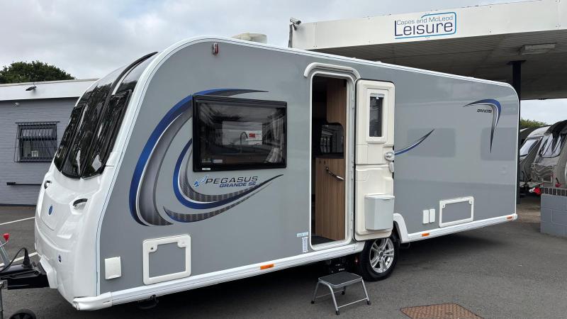2022 Bailey Pegasus Grande SE Brindisi G-Shape Lounge, 8ft Wide, Transverse Island Fixed Bed