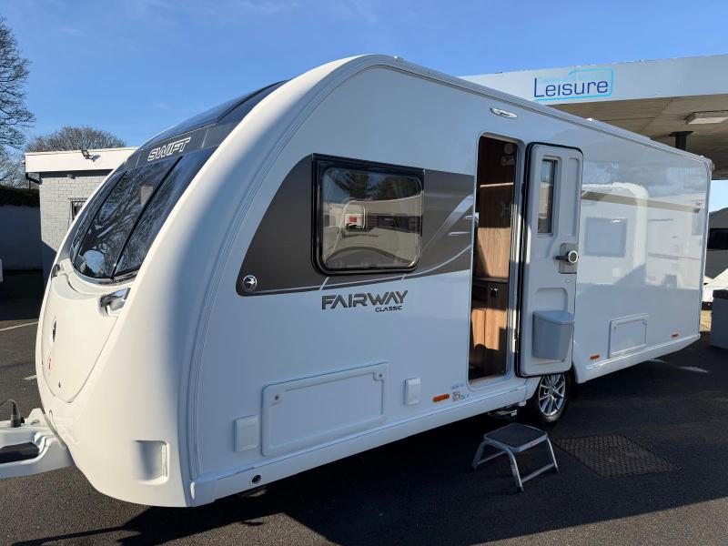 2021 Swift Fairway 580 Classic (Transverse Island Fixed Bed), Motor Mover, IMMACULATE