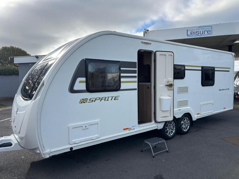 2016 Sprite Quattro EW (Fixed bed, L-shaped lounge)