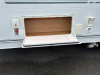 2009-Coachman-Amara-450-Caravan-Lockers