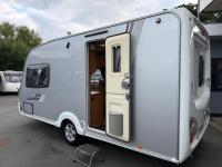 2009-Swift-Conqueror-480-Caravan-10