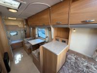 Swift-Charisma-570-2011-20