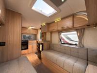 2014-Coachman-Vision-380-19