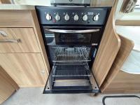 2017-Bailey-Unicorn-Cadiz-Caravan-Oven