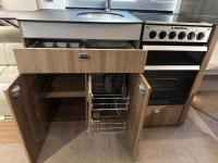 2017-Swift-Conqueror-580-Caravan-9