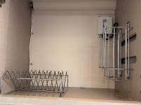 2017-Sterling-Eccles-530-Caravan-Plate-and-Mug-Storage-Area
