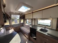 2019-Bailey-Phoenix-420-Caravan-9
