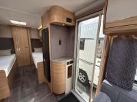 732022-Bailey-Unicorn-Cadiz-Caravan-16