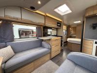 72022-Bailey-Unicorn-Vigo-Caravan-34