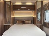 Swift-Celeste-835-2020-16