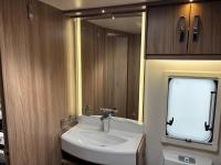 Swift-Celeste-835-2020-34