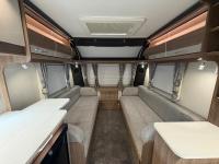 Coachman-VIP-520-37