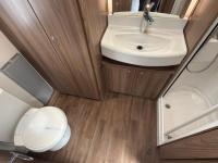 2016-Swift-Conqueror-530-Caravan-ALDE-16