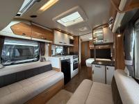 Swift-Elegance-570-17