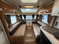 Swift-Elegance-570-22