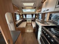Swift-Elegance-570-3
