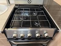 2017-Swift-Freestyle-S2-Caravan-Cooker-1